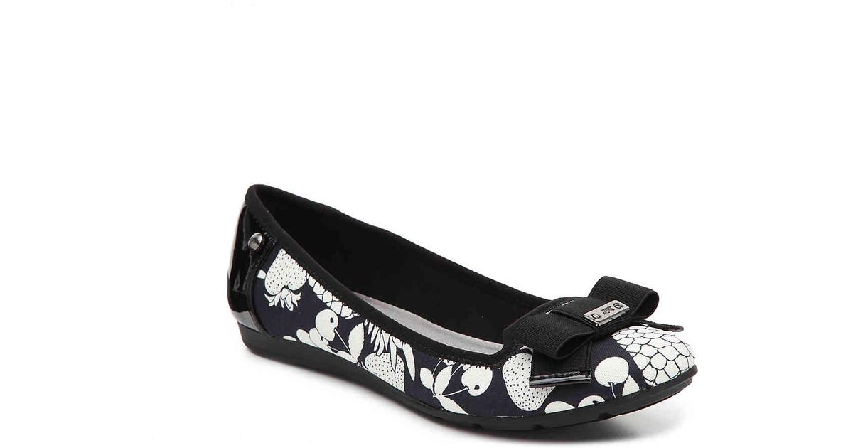 anne klein flats sport