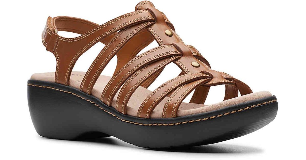 delana curve wedge sandal