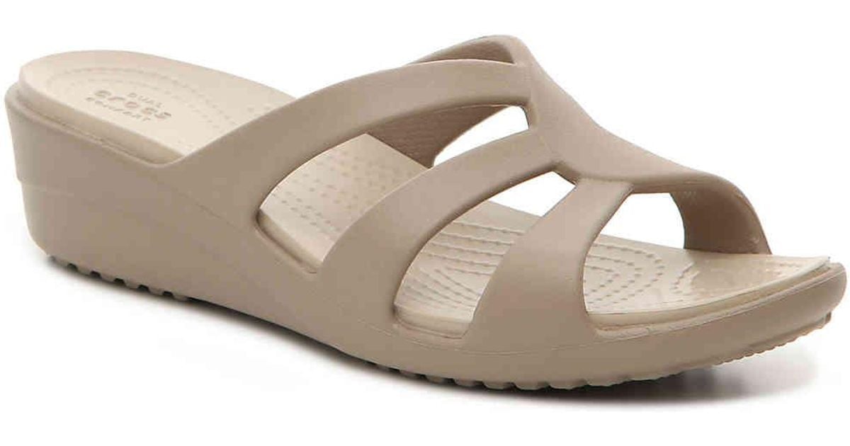 sanrah strappy wedge crocs