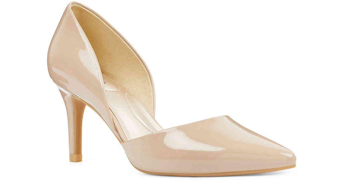 bandolino nude pumps
