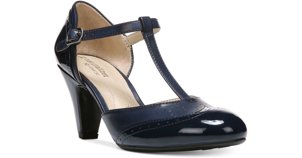 naturalizer navy pumps