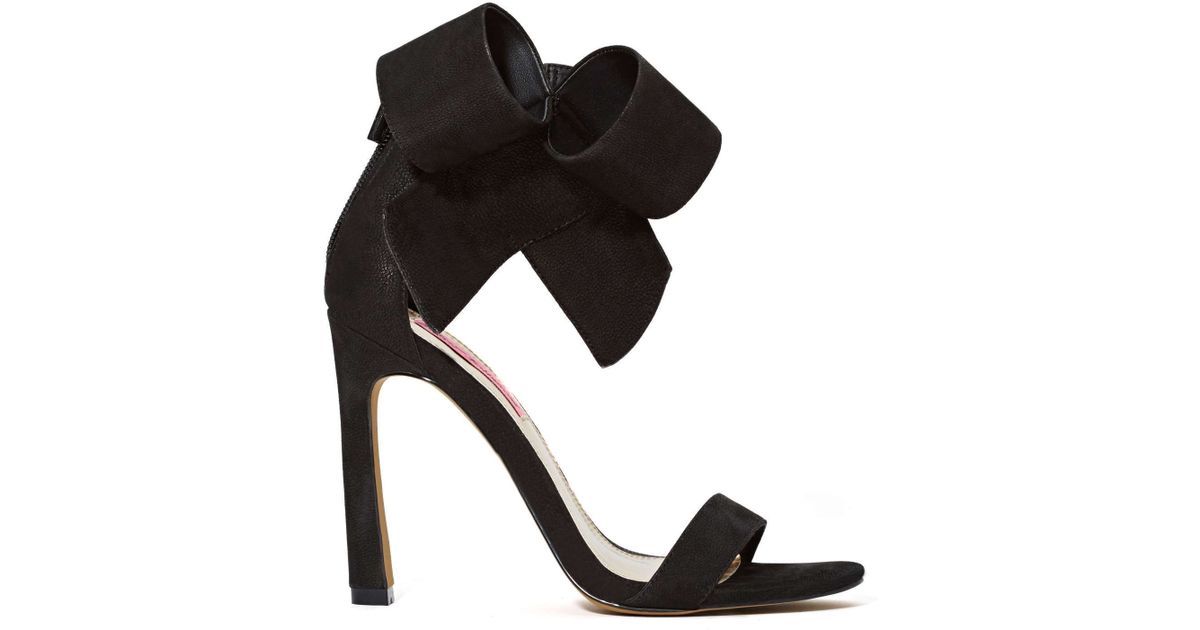 betsey johnson bow shoes