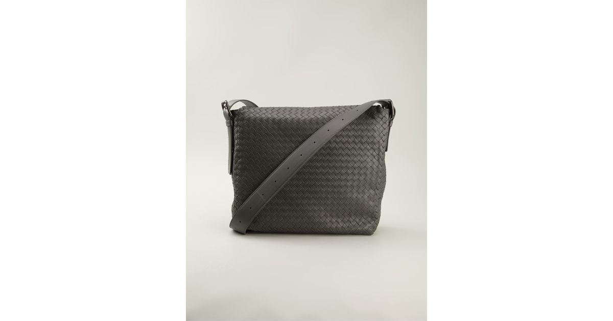 Bottega Veneta Intrecciato Messenger Bag in Grey (Gray) for Men | Lyst