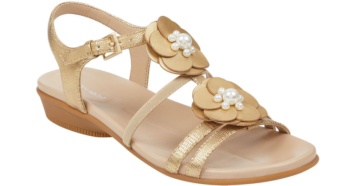 Wide Fit Gold Glitter Pointed Kitten Heels | New Look | Heels, Kitten heels, New look