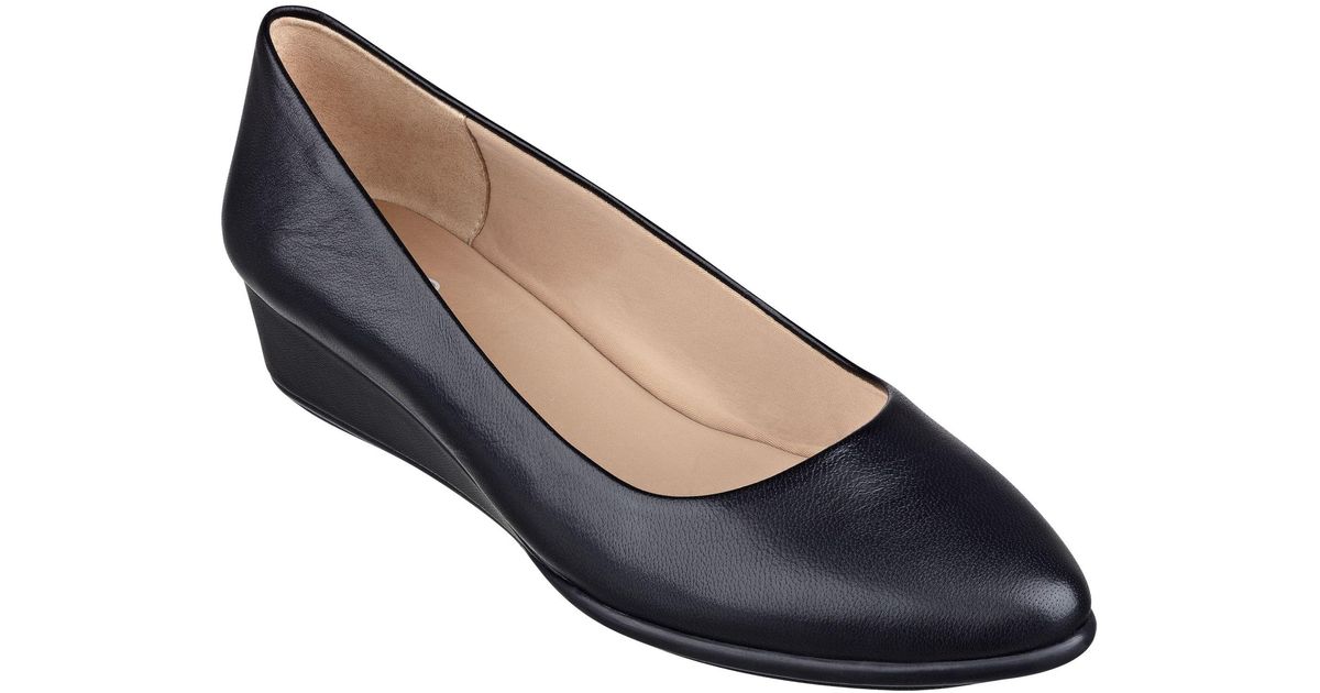 easy spirit avery low wedges