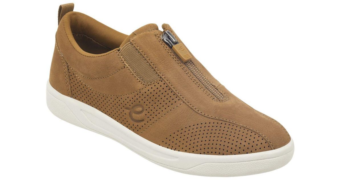 easy spirit fly casual walking shoes