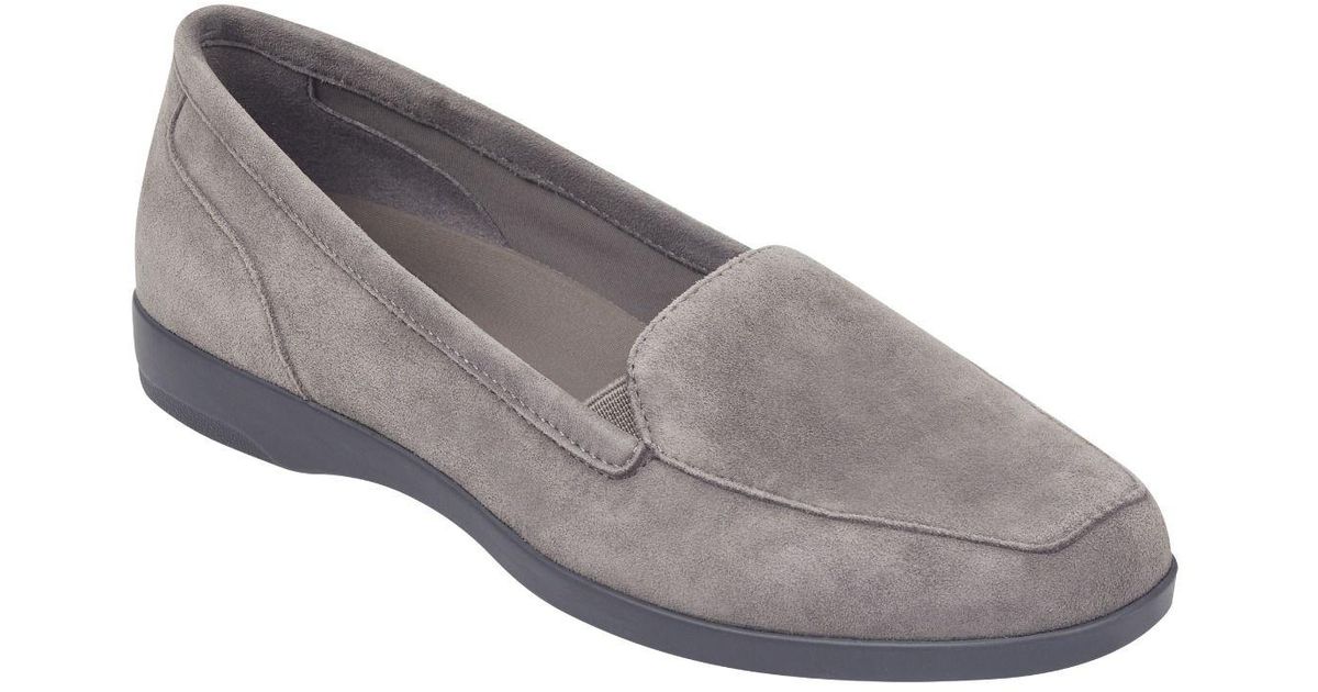 easy spirit devitt casual flats