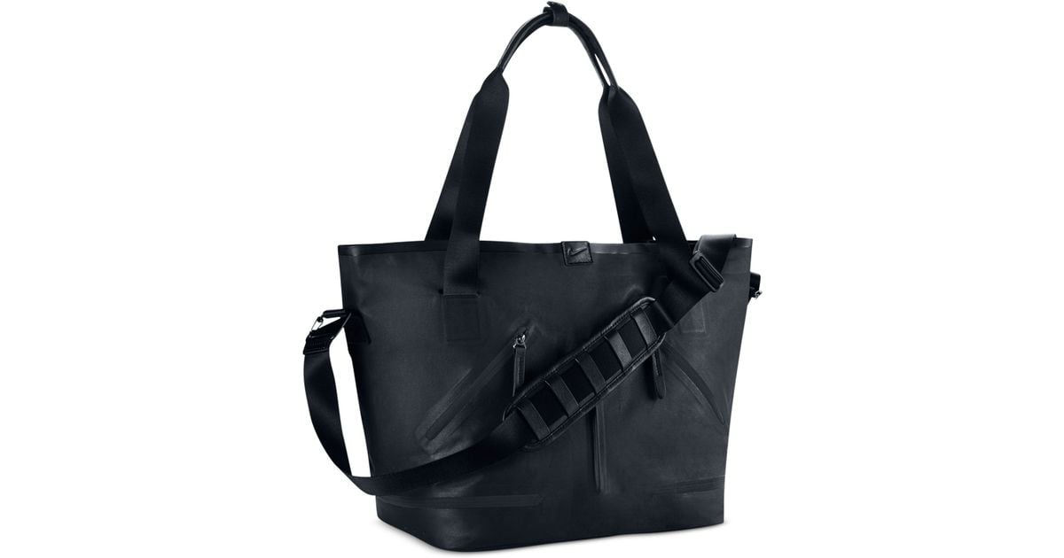 Nike Synthetic Formflux Tote Bag in Black | Lyst