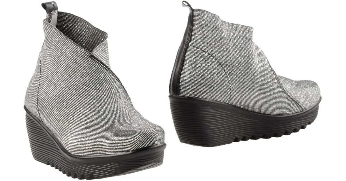 Yoox 2025 bernie mev
