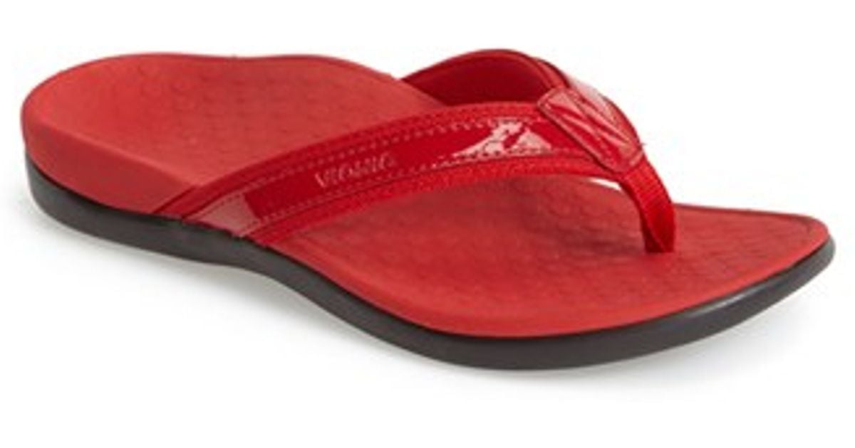 Vionic Tide Ii Flip-Flops in Red | Lyst