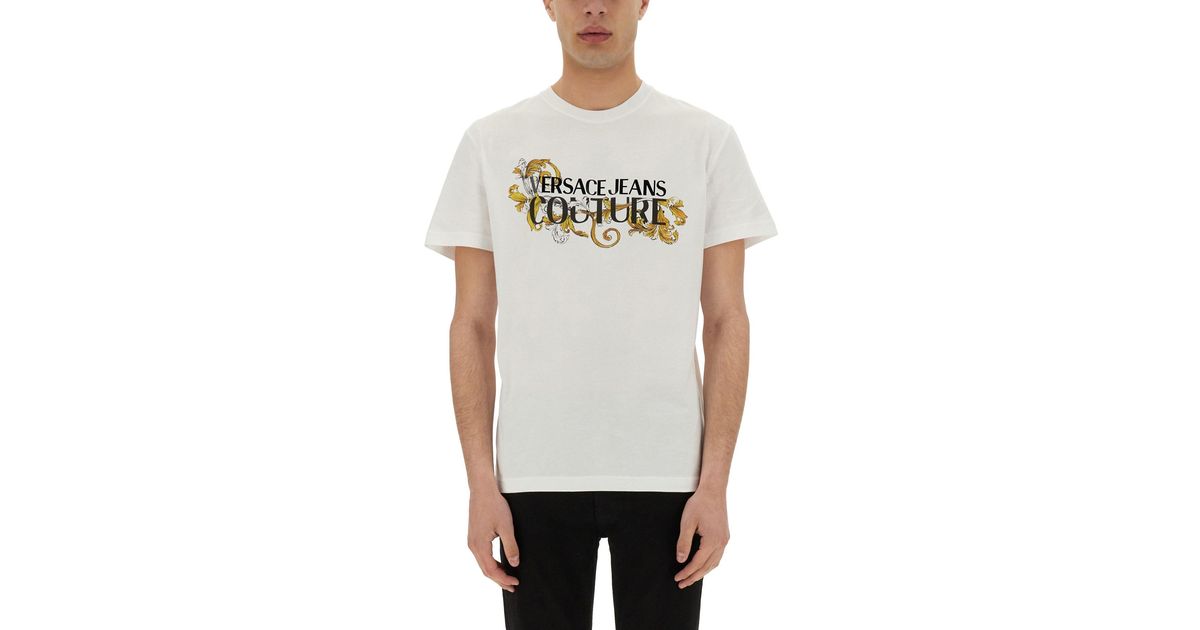 Tシャツ・カットソー Versace Jeans Couture Baroque Outline Logo T-Shirt Versace Jeans Couture Baroque Outline Logo T-shirt In Black