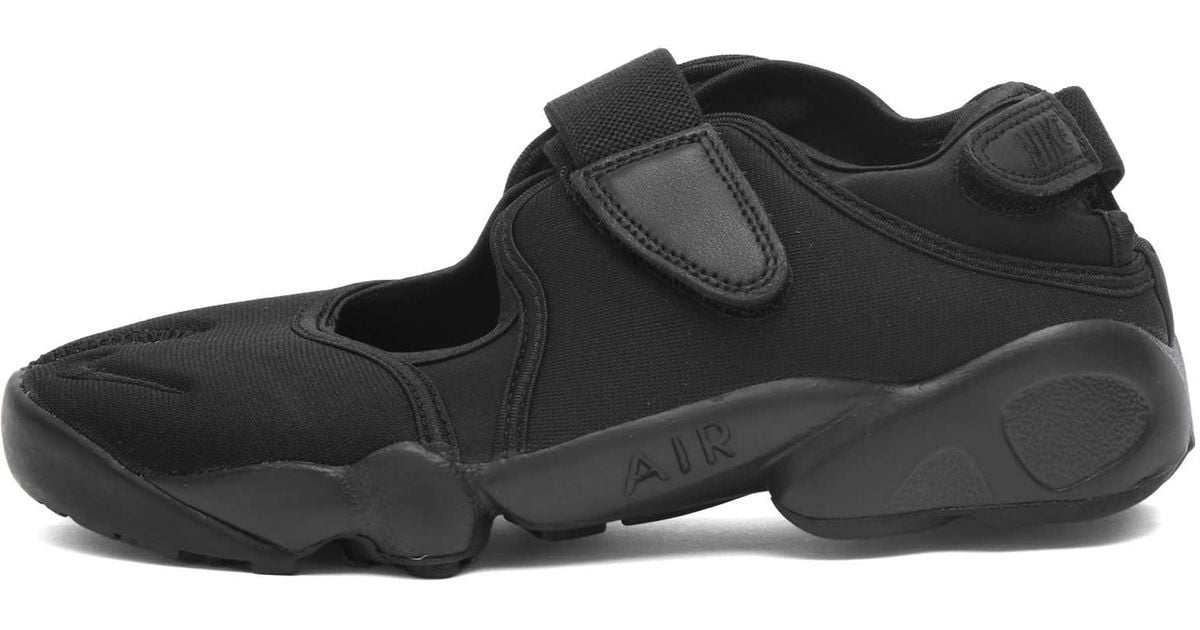 all black nike rifts
