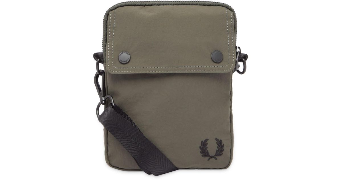 Fred Perry Crinkle Nylon Cross Body Bag Field in Grey for