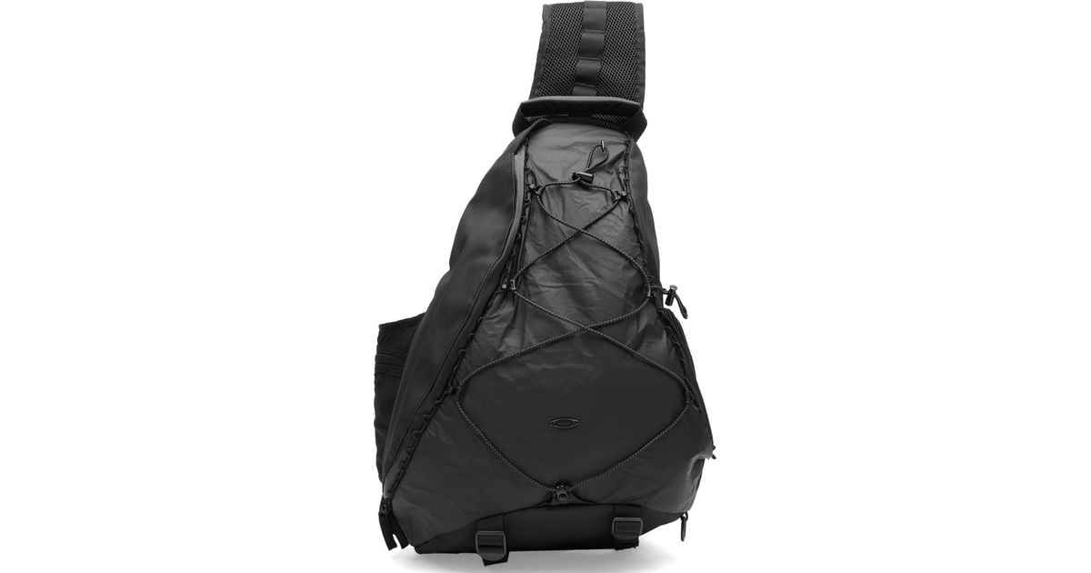 Oakley Latitude Sling Pack in Black for Men | Lyst UK