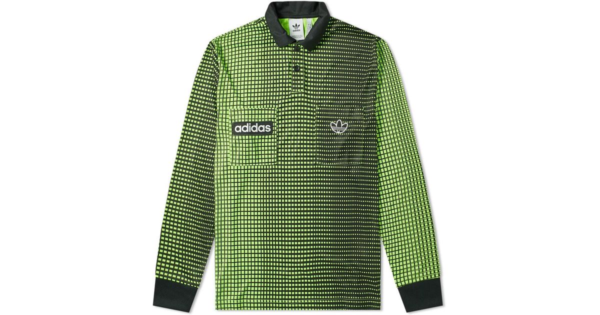 green referee shirt