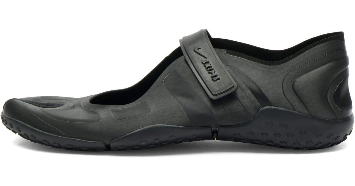 Data Rift Nike X Skims Satin Rift Sneakers in Black | Lyst