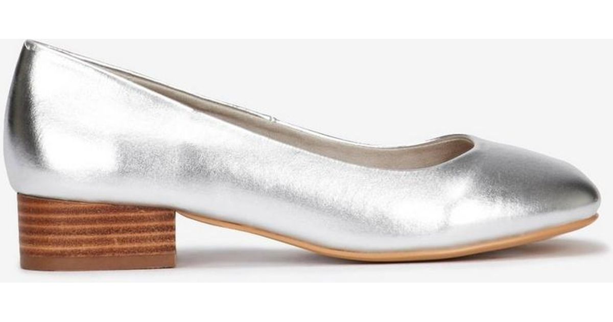 extra wide fit silver shoes