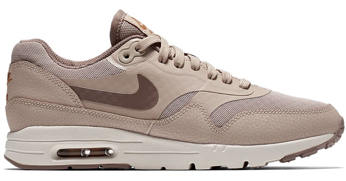 w air max 1 ultra essentials