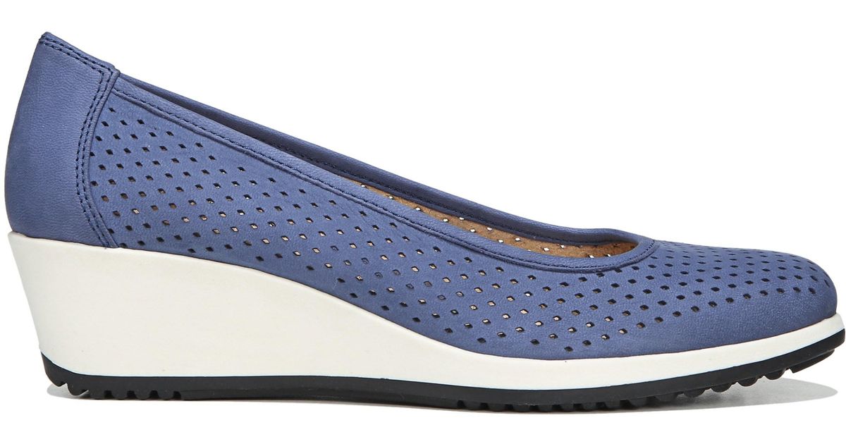 naturalizer betina shoes