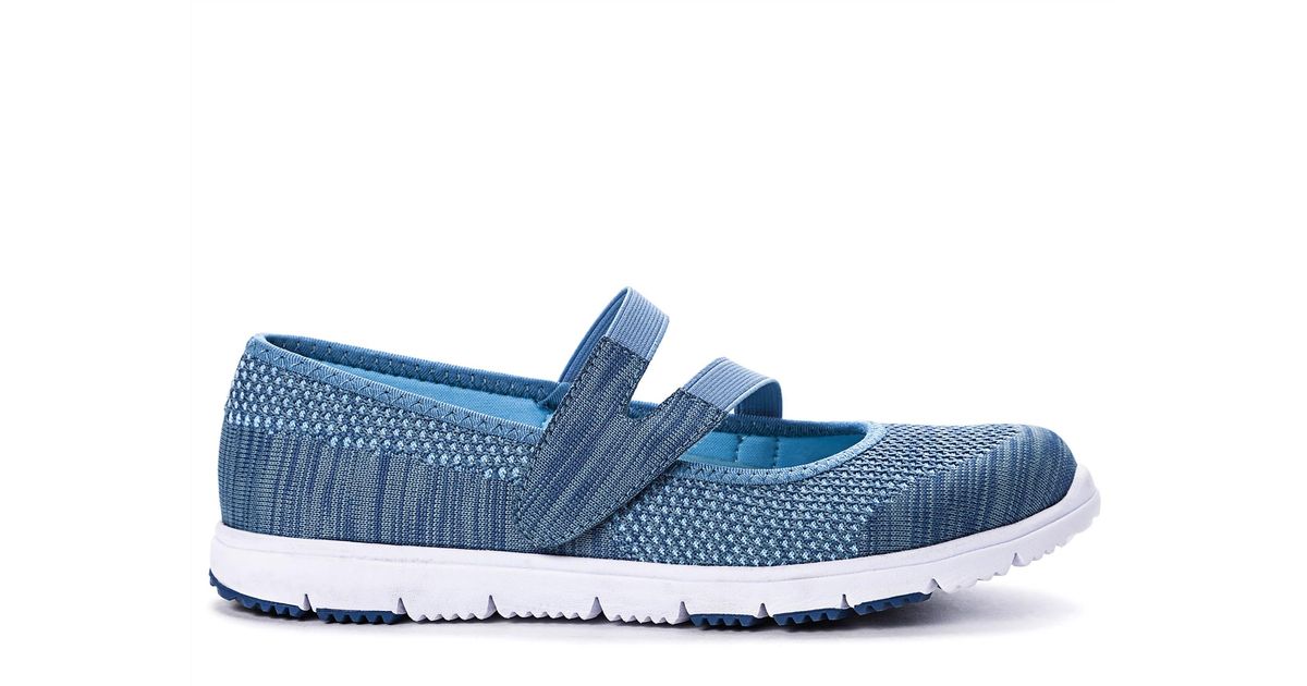 propet travel walker