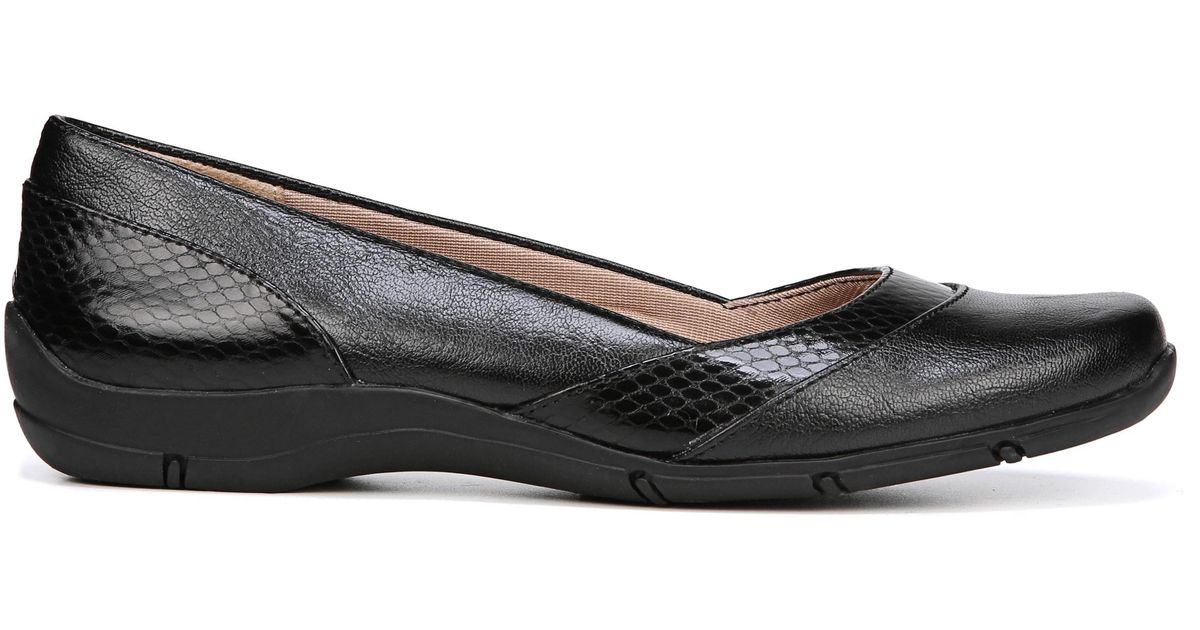 LifeStride Deja Vu Narrow/medium/wide Flat Shoes in Black - Lyst