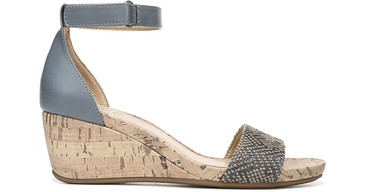 naturalizer cami wedge