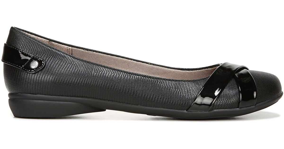 flat lifestride shoes