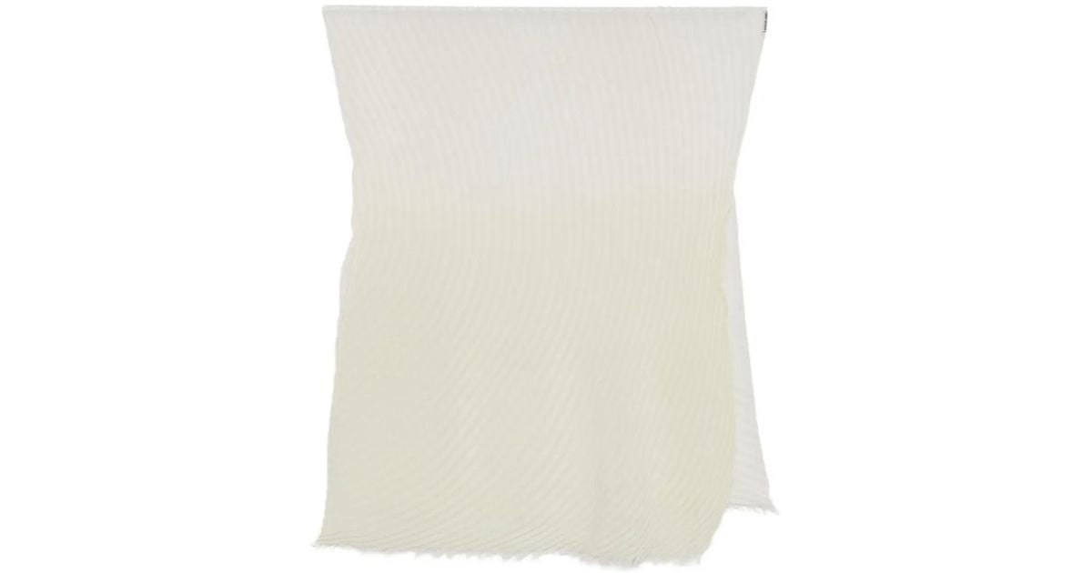 Issey Miyake プリーツ スカーフ ホワイト | Lyst