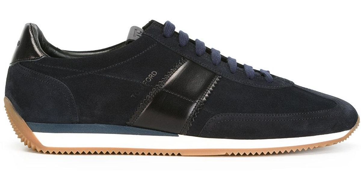 prada 19ws black