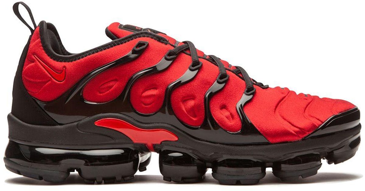 red and black vapourmax