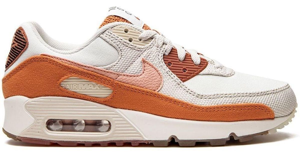syracuse dunks on feet