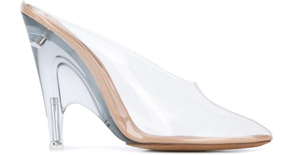 yeezy heels season 4