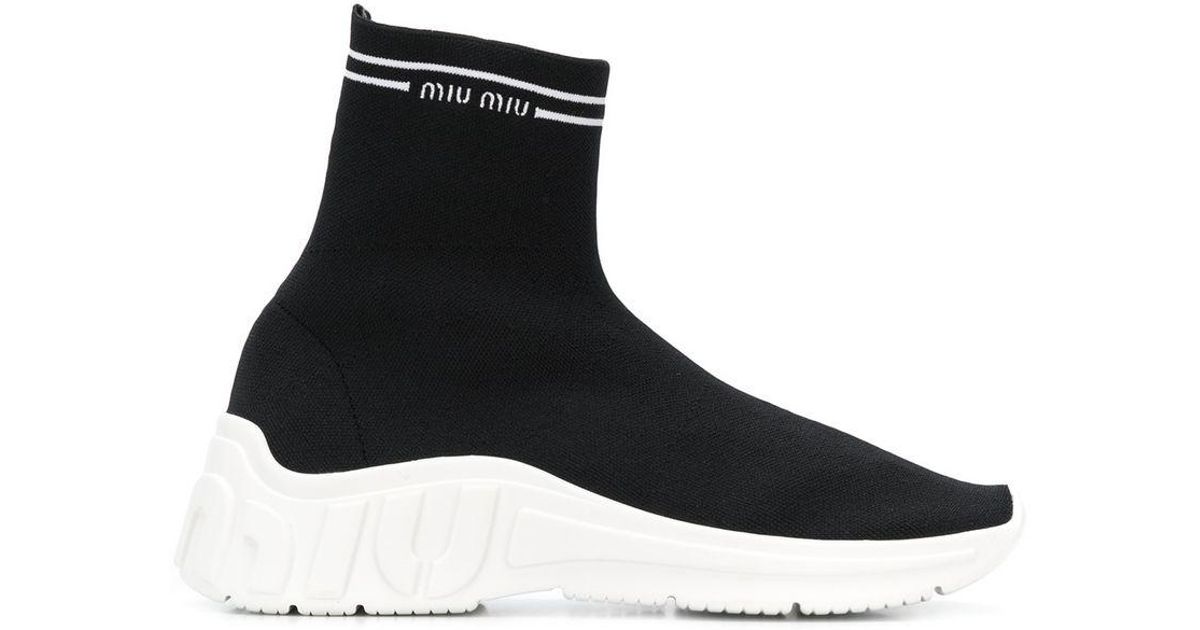 Miu Miu x New Balance : cette basket au style années 2000 - Grazia