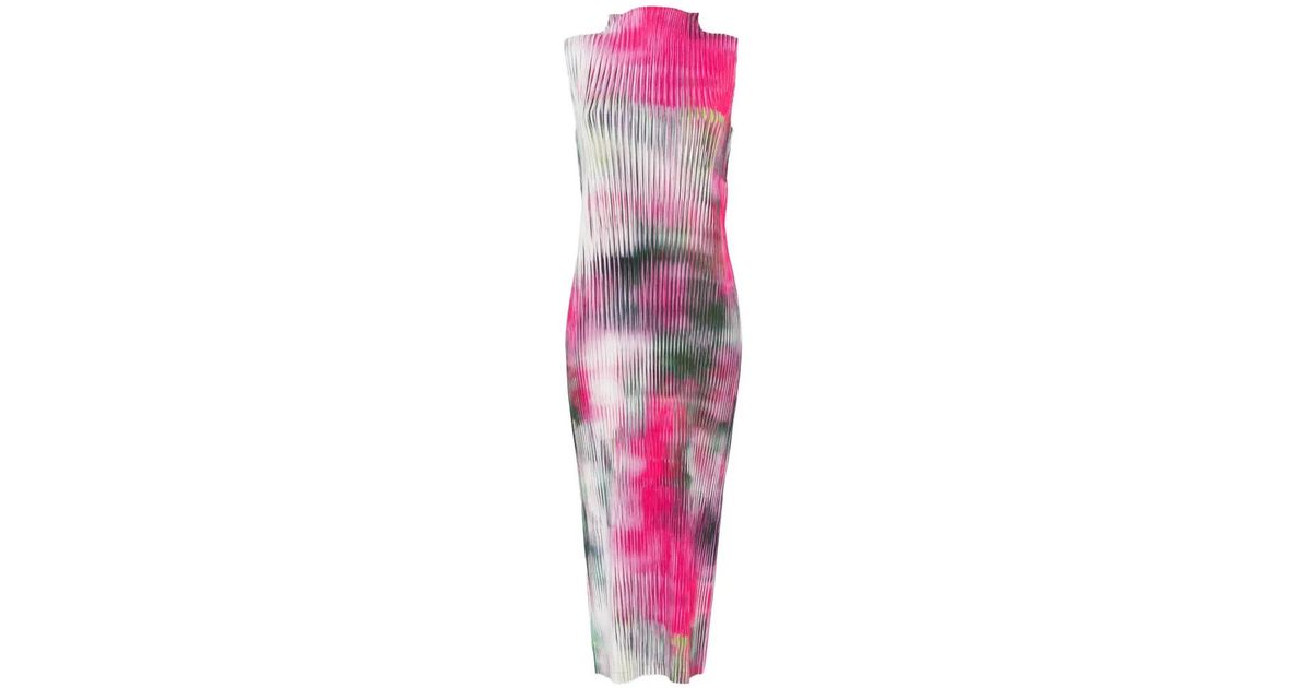 Issey Miyake Obscure Pleated Midi Dress in Pink | Lyst Canada