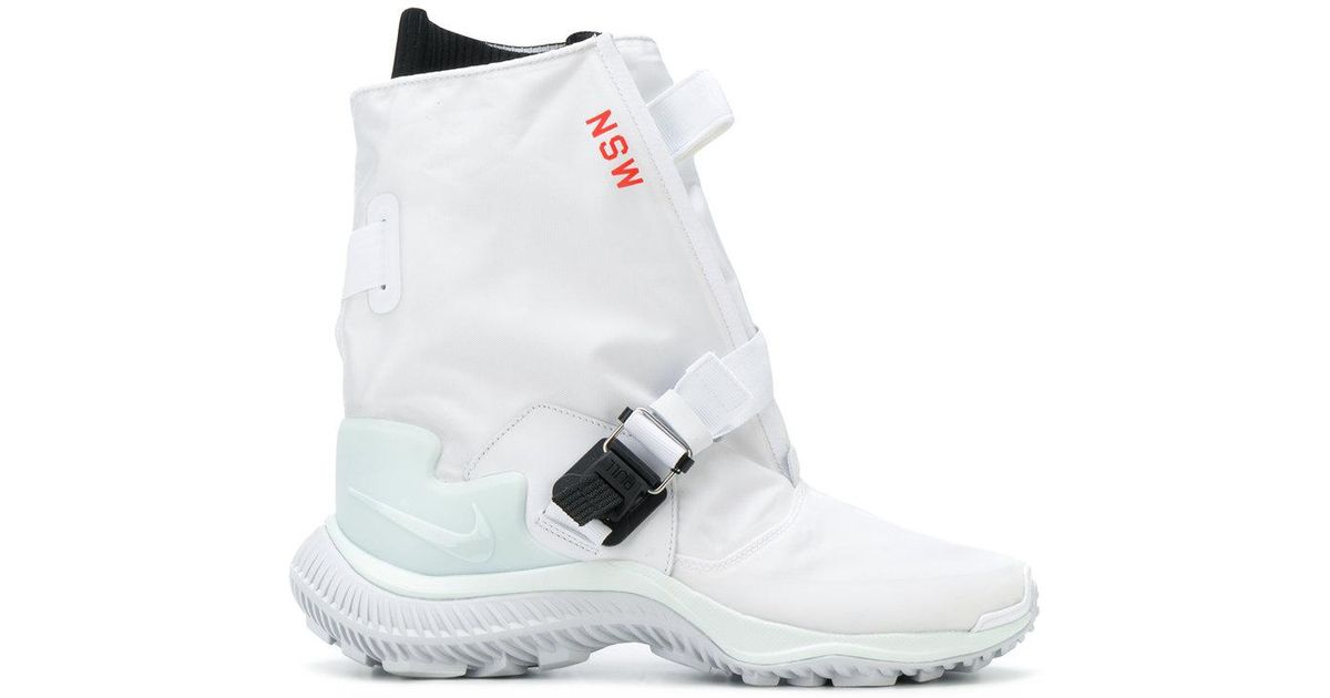 nike nsw boot