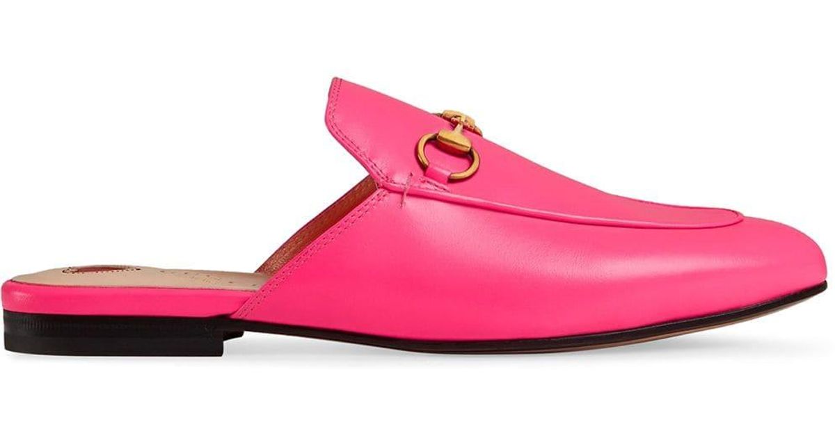 Gucci lanceert extravagante roze slides voor de zomer