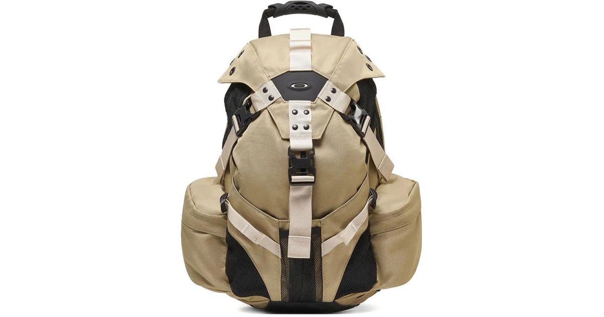Oakley Icon Rc Buckle-Strap Backpack in Natural | Lyst