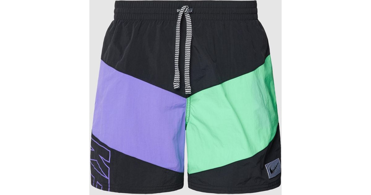 Nike Badehose im ColourBlockingDesign Modell 'MULTI LOGO' in Grün für