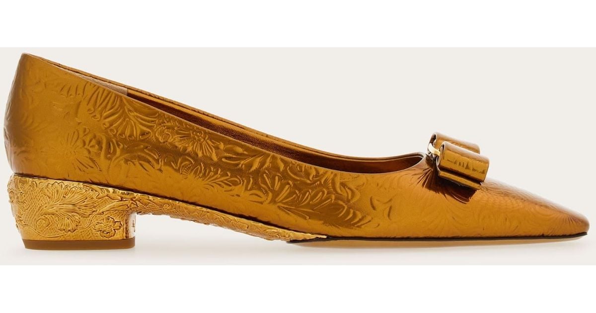 ferragamo low heel pumps