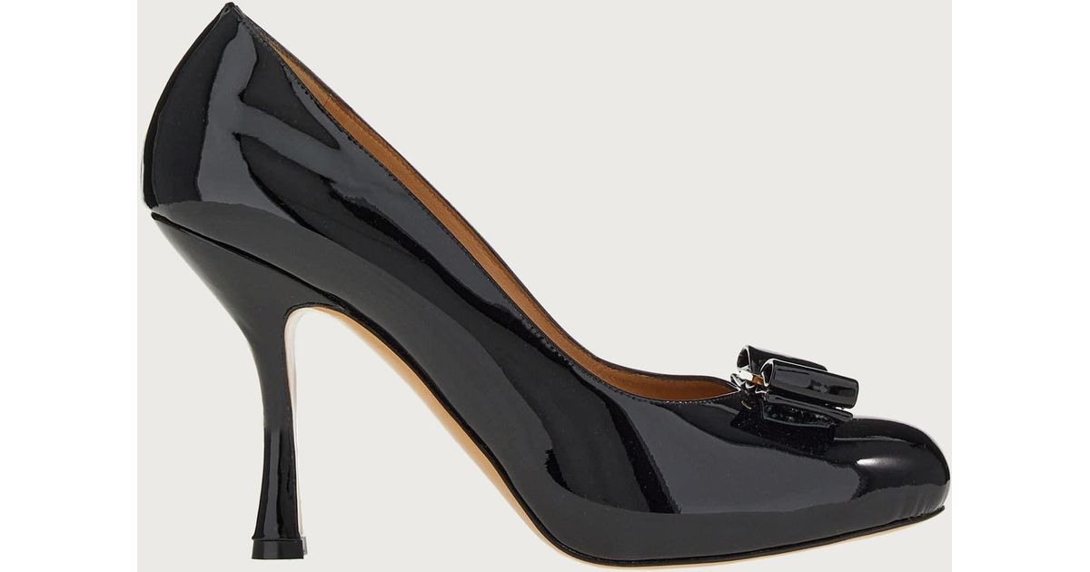 ferragamo vara bow pump