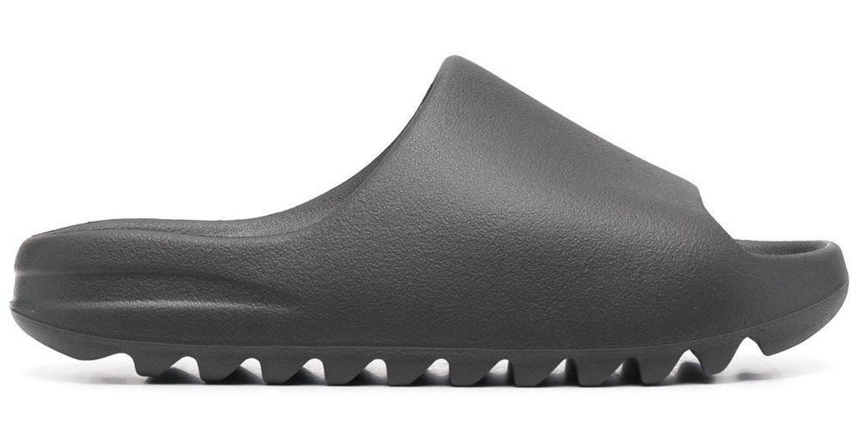 Yeezy Yeezy Onyx Slides in Gray | Lyst