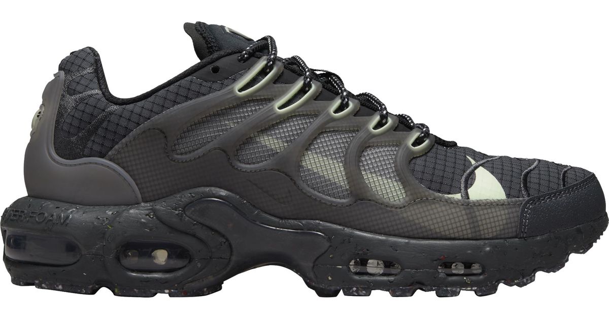 all black air max plus