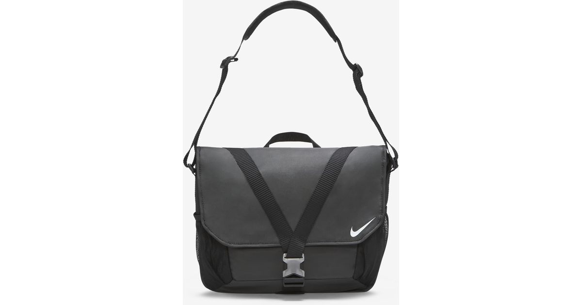 Nike Sportswear Essentials Messenger Bag in Black for Men Lyst UK