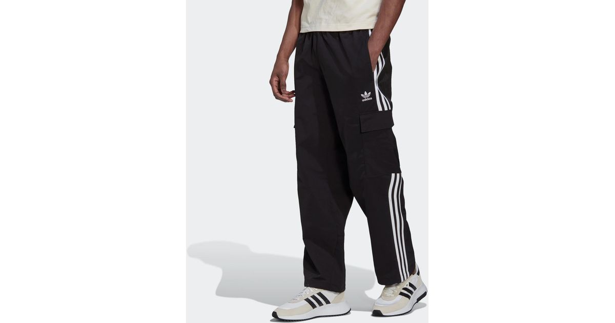 adicolor classics 3 stripes cargo tracksuit bottoms