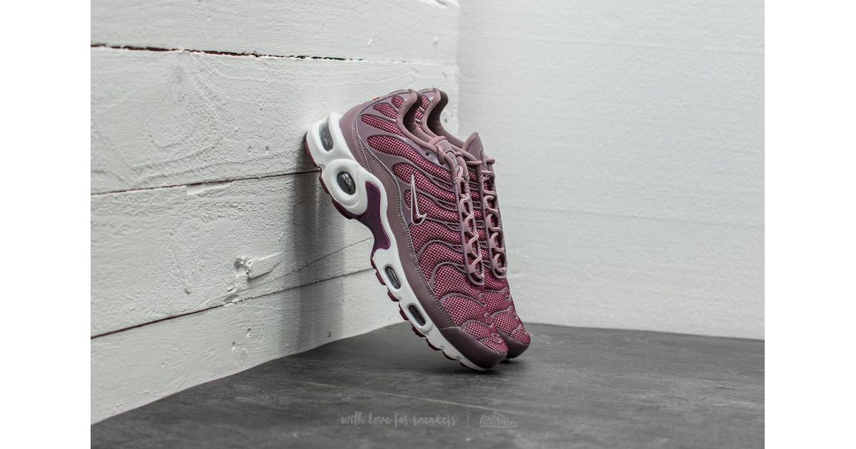 Nike Rubber Wmns Air Max Plus Taupe Grey/ Bordeaux-silt Red - Lyst