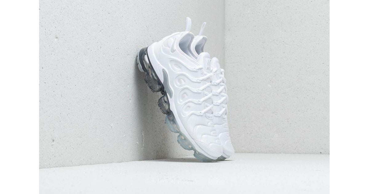 vapormax plus pure platinum