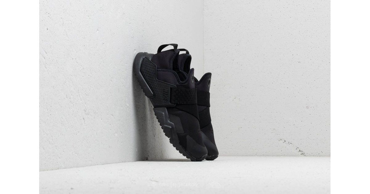 nike huarache extreme black and gold