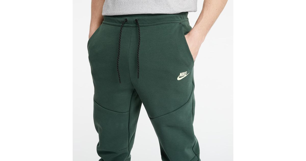 Nike Sportswear Tech Fleece Pants Galactic Jade/ LT Liquid Lime in Grün für  Herren | Lyst DE