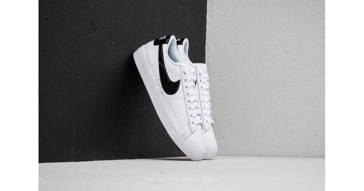 blazer low essential sneaker nike