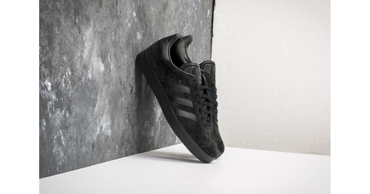 adidas originals gazelle core black